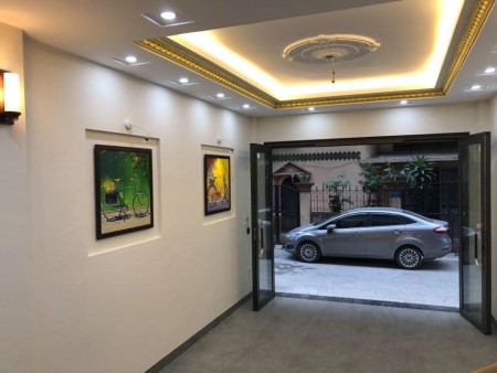 Hẻm xe tải Nguyễn Văn Trỗi ngay 3 lầu BTCT tặng nội thất bán gấp
