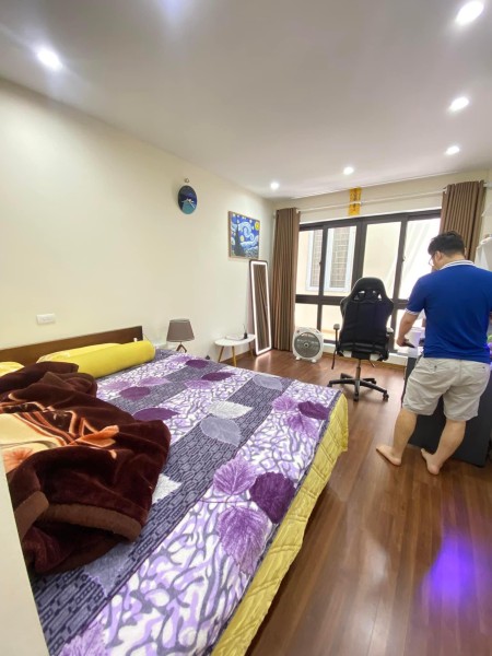 Bán nhà Bát Khối gần AEON 33m, 5 tầng, 2.85 tỷ, nhà đẹp ô tô gần