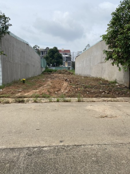 GĐ chuyển về quê nên tôi cần bán nhanh lô đất 300m và căn trọ kinh doanh buôn bán