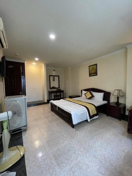 Mặt tiền kinh doanh đỉnh khách sạn 9 tầng có thang máy, Vip ngay cạnh sân bay