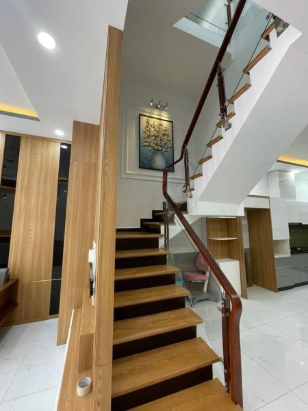 Trung Tâm Quận 7 Nguyễn Thị Thập Bình Thuận Nhà 4 tầng hẻm xe hơi 7 chổ đỗ cửa