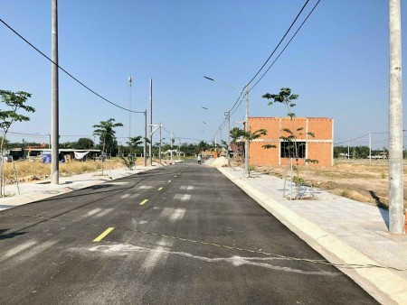 Đất sổ sẵn ngay chợ Bến Cát, giá 850 triệu hỗ trợ vay, khu dân cư đông