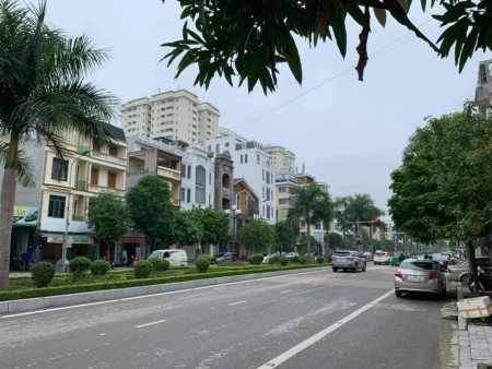 Cho thuê mặt bằng văn phòng đường 39 m đường Lạc Long Quân lh 0916999059