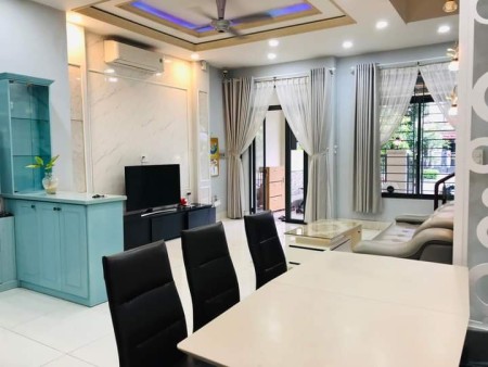Cho thuê nhà phố hoàn thiện full nội thất tại Khu đô thị Lakeview City Quận 2