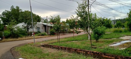 Chinh chủ cần bán lô thổ cư 5*38 100m2 TC giá 450tr ngay UB xã Phước Sang