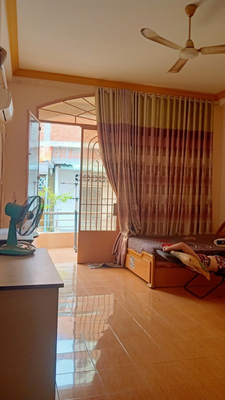 Bán nhà đẹp Trường Chinh, phường 12, quận Tân Bình DTSD 73m² x 3 tầng, giá rẻ 5,3 tỷ