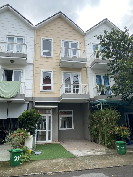 Cần cho thuê nhà Park Riverside 1 trệt 2 lầu nội thất cao cấp và nhà cơ bản. thiết kế 4PN, 3VS