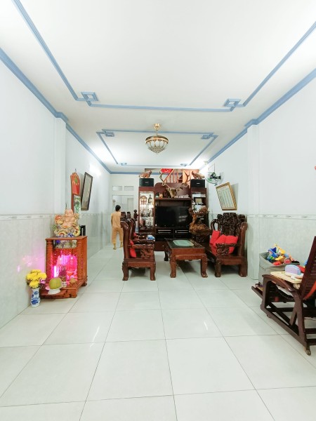 Bán nhà rộng, hẻm ô tô tránh, gần Chung cư Celadon giá chỉ 6,25 tỷ đồng