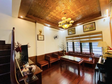 Bán nhà phố Trần Quốc Hoàn, 50m2 x 5T, MT 5.5m, ngõ ô tô rộng, SĐCC. Giá 11.5 tỷ 0932.326.626