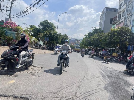 Cần bán gấp lô đất kinh doanh mặt phố Thành Trung, thị trấn Trâu Quỳ, Gia Lâm, Hà Nội.