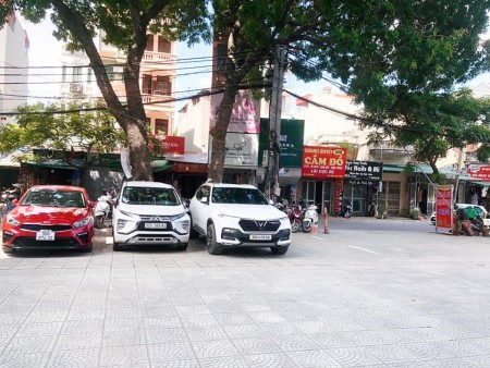 Bán nhà sát phố, ô tô đỗ cửa, nhà mới kính coong, thiết kế hiện đại, tiện ích vô vàn