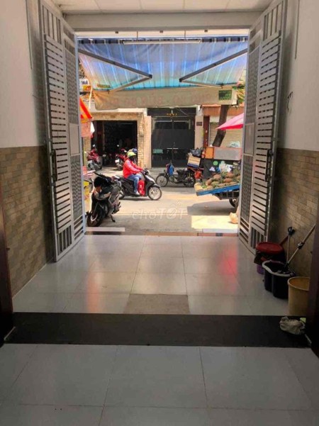 Cho thuê Mặt bằng MT Đường Bà Hạt, P.4, Q.10。DT: 4 x 15m