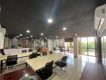 Chính chủ cho thuê văn phòng cực đẹp giá rẻ tại Long Biên, tiện ích đủ