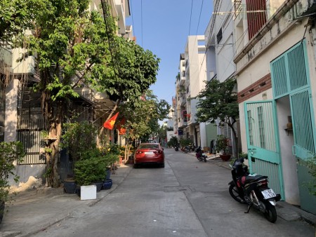 Cho thuê nhà DT: 65m2 đường xe hơi khu Nguyễn Thị Định, Thạnh Mỹ Lợi, Q2
