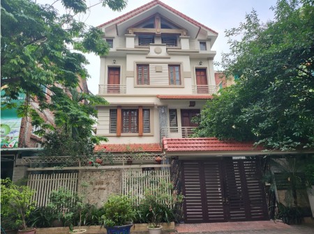Biệt thự nội thành giá chỉ 145 triệu/m2, cực hiếm nhận nhà ngay, sổ đỏ trao tay