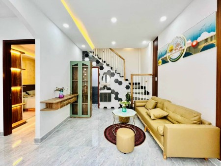 Bán gấp nhà 34m2 đường lạc long quân quận tân bình giá sốc chỉ với 4.45 tỷ
