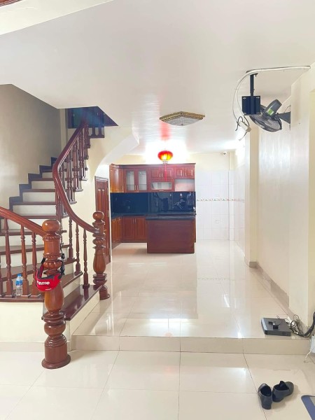 Bán nhà phố Hoa Bằng tặng nội thất 500 triệu DT 45m² x 5 tầng MT 5m