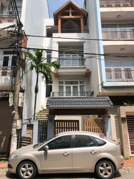 Bán nhà chính chủ, mặt ngõ ô tô khu dân cư đông đúc, giá tốt