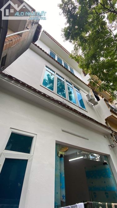 Bán nhà đẹp Hồ Tùng Mậu DTSD 47m² x 5 tầng giá bán 4 tỷ đồng