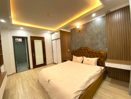 Bán Nhà Phân Lô Ô Tô Đỗ Cửa Phố Hoàng Văn Thái. 7 Tầng Thang Máy. Vừa Ở Vừa Cho Thuê. Nhỉnh 9 tỷ.