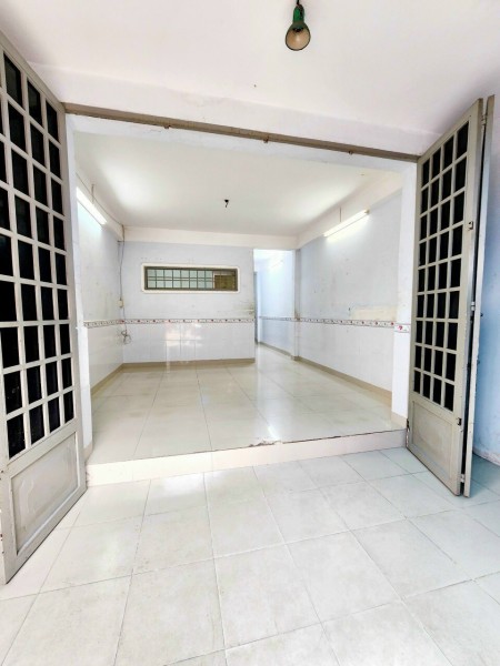 Nhà 2 lầu đường Tân Kỳ Tân Quý rộng 98m2 giá chỉ 3 tỷ 870tr