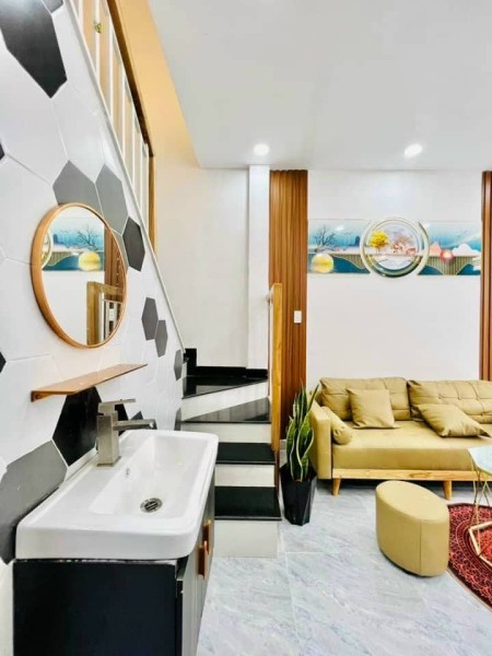 Cần bán gấp nhà 70m2 Tạ Quang Bửu, Quận 8, 3 tầng chỉ nhỉnh 4 tỷ