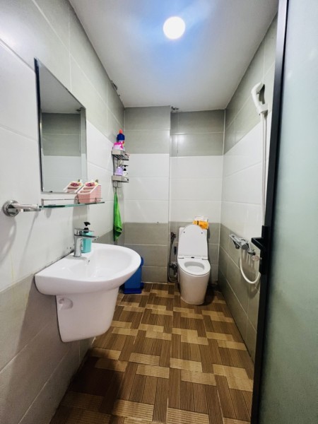 Cần bán nhà CMT8, quận 10, DT 45m² x 2 tầng, nhỉnh giá 4 tỷ gần ngay chợ Hòa Hưng siêu đẹp