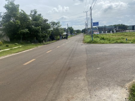 Cần bán gấp lô đất mặt tiền CMT8 ngay TT Đất Đỏ tiện kinh doanh