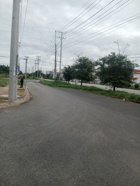 CẦN BÁN LÔ ĐẤT MẶT TIỀN ĐƯỜNG 42M GIÁ TỐT CHO NHÀ ĐẦU TƯ SINH LỜI