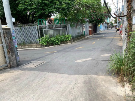 Cần bán hơn 300m² đất trung tâm quận 9, sát trường cấp 2
