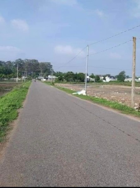 Bán 2 lô đất liền kềDiện tích : 200m2-250m2Thổ cư 100m2Giá 395 tr