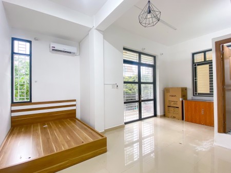 Cho thuê phòng STUDIO ban công rộng giờ giấc tự do