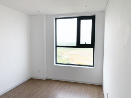 Cần tiền gấp bán căn 2pn, view công viên và hồ bơi giá rẻ