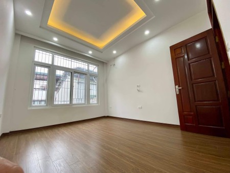 Bán nhà phân lô ô tô tránh Lâm Hạ Long Biên, dt 45m2, 5 tầng giá 9.5 tỷ 0904217831