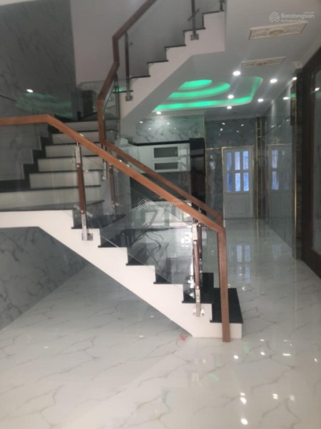 Cần bán căn nhà 80m2 ở Hòa Phú thành phố mới Bình Dương giá 2,5 tỷ sổ hồng riêng