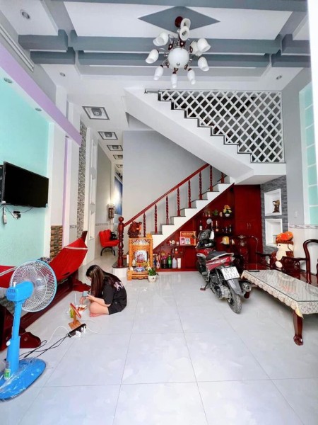 Nhà 80m2/1 lầu hẻm lớn thông giá 680 tr sổ riêng chợ Nhị Xuân O789.114.979