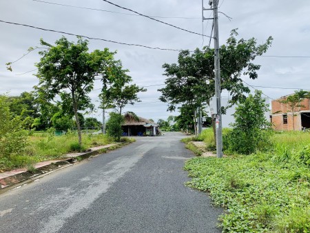 Cần bán nhà 1 trệt 1 lầu LH 0328735327 a.Phú