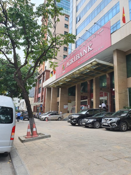 Bán nhà mặt phố Láng Hạ Đống Đa, DTSD 175m² x 3 tầng, MT 8,5m, nhỉnh giá 100 tỷ đồng