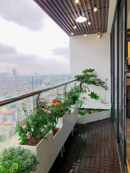Bán gấp nhà Long Biên, Nguyễn Văn Cừ, liên hệ 0832007000
