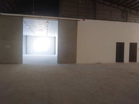 Cho thuê kho dtsd 5.058m2 khu công nghiệp Tân Đức, Đức Hoà, Long An