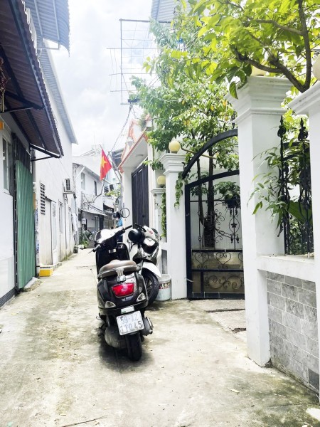 Bán biệt thư mini hẻm đường Huỳnh Tấn Phát, phường Phú Thuận, quận 7 giá 4,8 tỷ đồng TL
