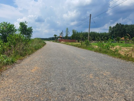 Định cư nước ngoài cần bán gấp Long Nguyên, giá rẻ ngay khu công nghiệp, giá tốt