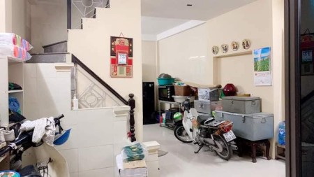 Bán nhà riêng Dịch Vọng Hậu, Cầu Giấy, diện tích 45m² x 4 tầng giá chỉ 4,3 tỷ đồng