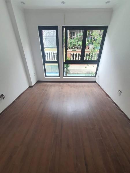 Chính chủ cần bán nhà phố Nguyễn Khang, 39m2, 4 tầng, 5m mặt tiền, nhà mới xây ở luôn, 0961 835 550