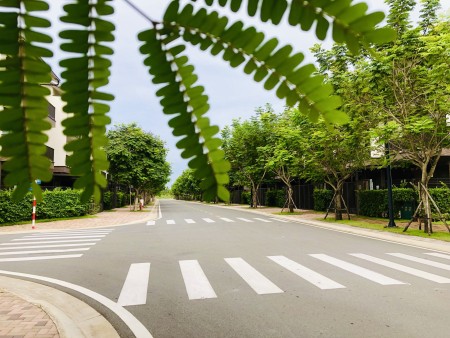 Bán nhà phố hướng Tây Bắc, giá rẻ giá bán 3,67 tỷ khu dân cư đông đúc