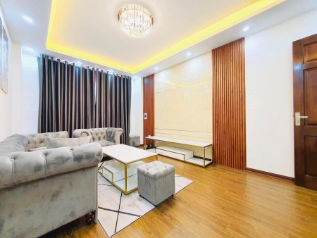 Bán nhà Nguyễn Văn Cừ, Long Biên gara ô tô ngõ thông full nội thất