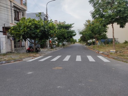 Siêu Phẩm! Bán nhà phố 3 tầng đường 7m5 ngay trung tâm Khuê Trung Cẩm lệ. Lh ngay 0947984998