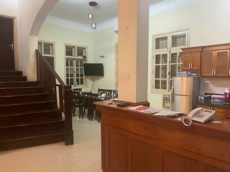 Bán nhà thiết kế chắc chắn đúc kiên cố DT 411m² x 3 tầng, LH 0915153369