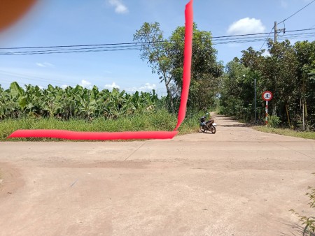 Chính chủ cần bán đất khoảng hơn 22000m2 nằm ngay ngã tư có thổ cư