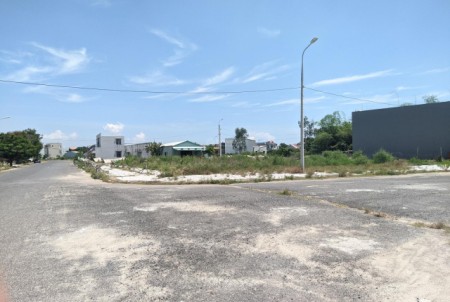 Bán đất vị trí cực đẹp ngay chợ , giá đầu tư cực hấp dẫn có thương lượng
